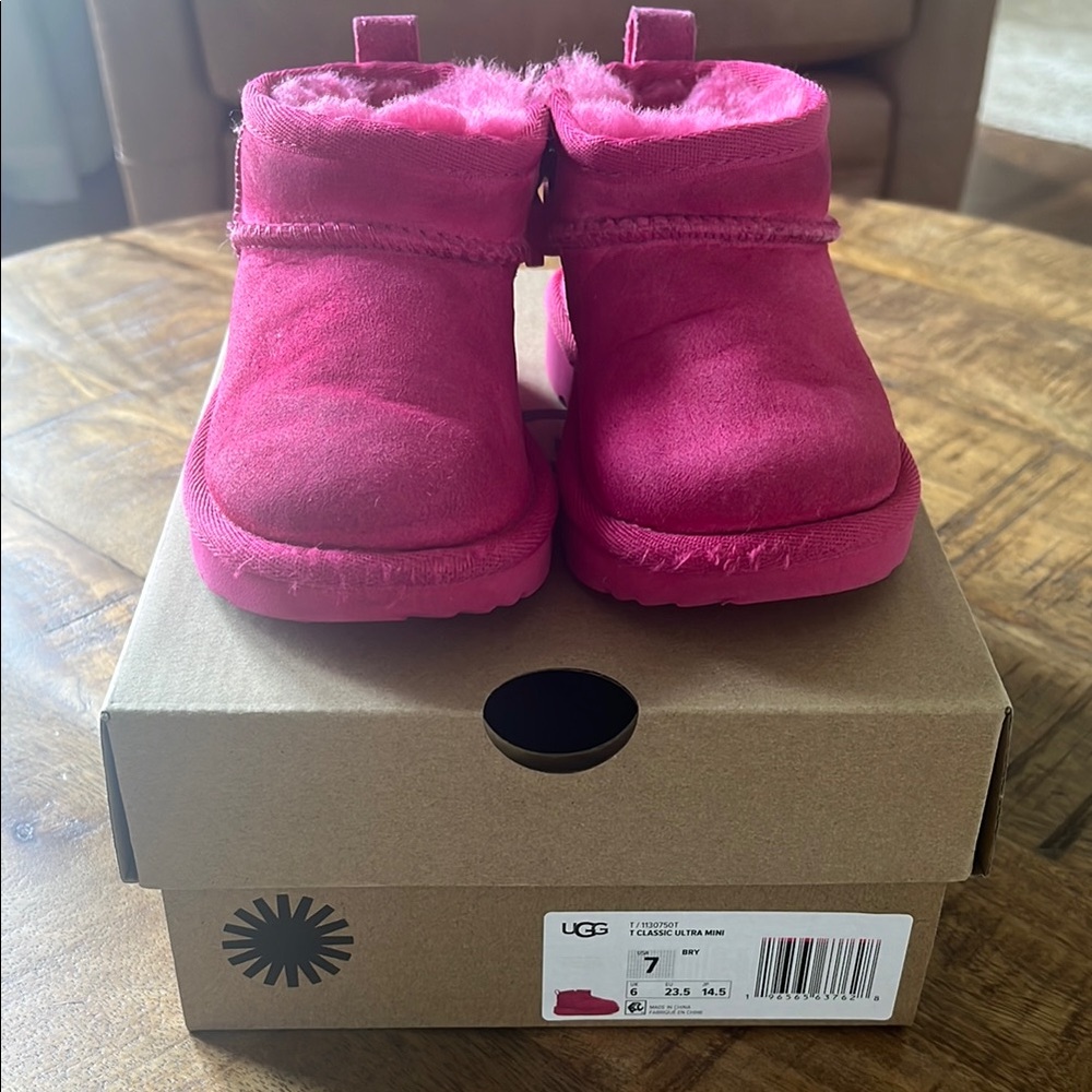 UGG Toddler Classic Ultra Mini - Picture 6 of 6